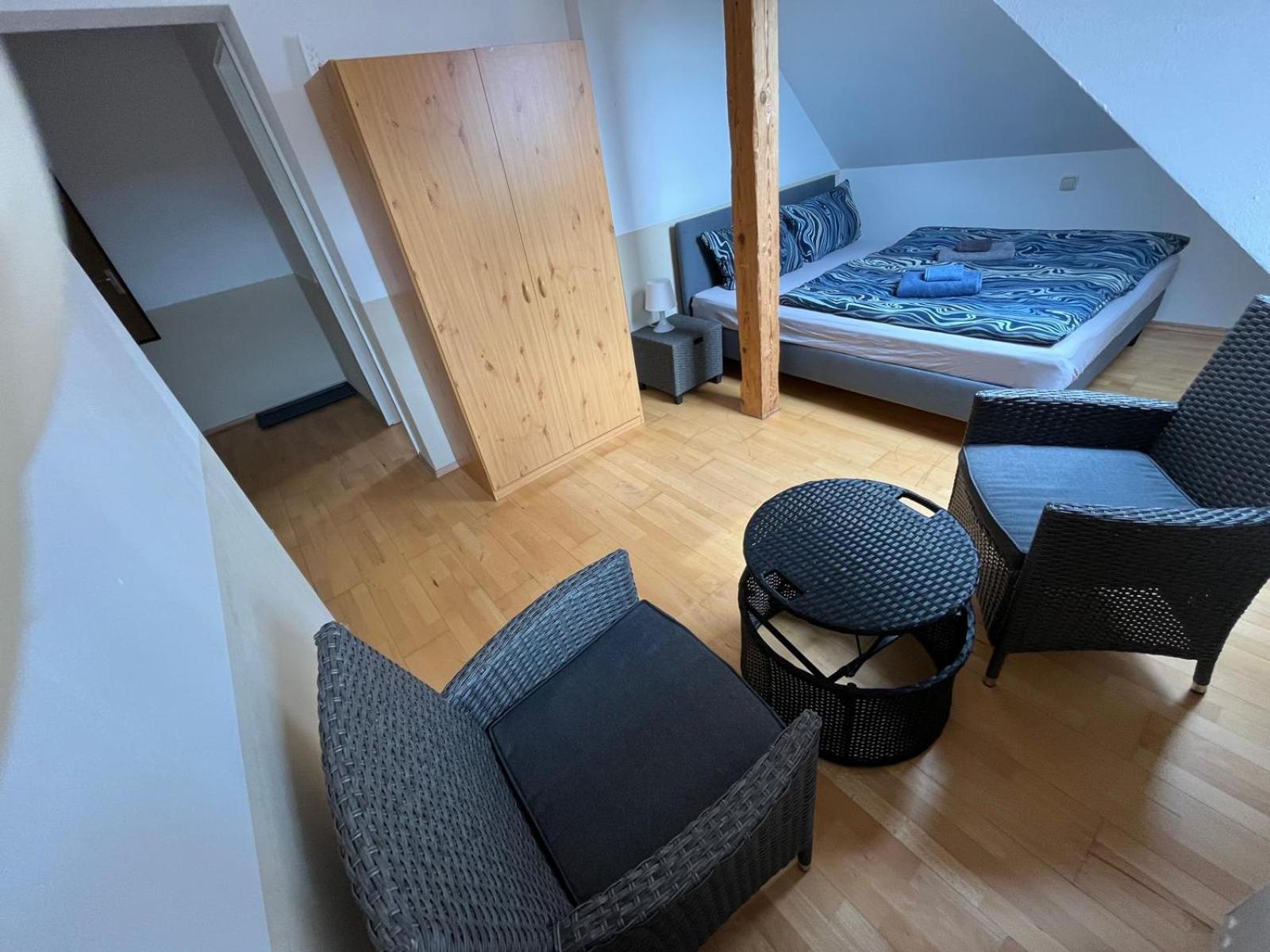 Doppelzimmer, Tv- Bad, Kuehlschrank- Parkplatz-17 Meine Rum bild